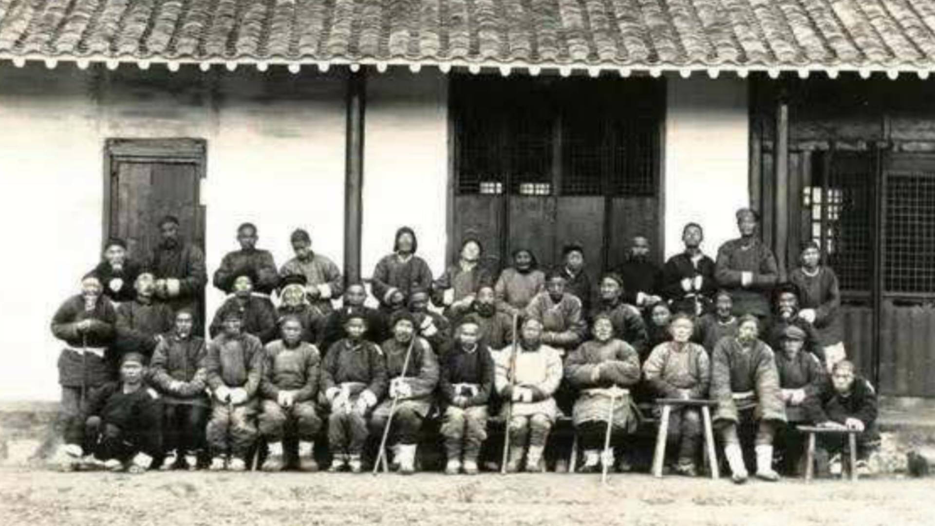 张謇:年至古稀卖字筹款办慈善养老院